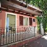 L'esagono فندق سان تيودورو