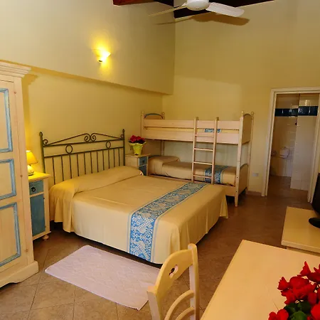 L'esagono 호텔 산테오도로